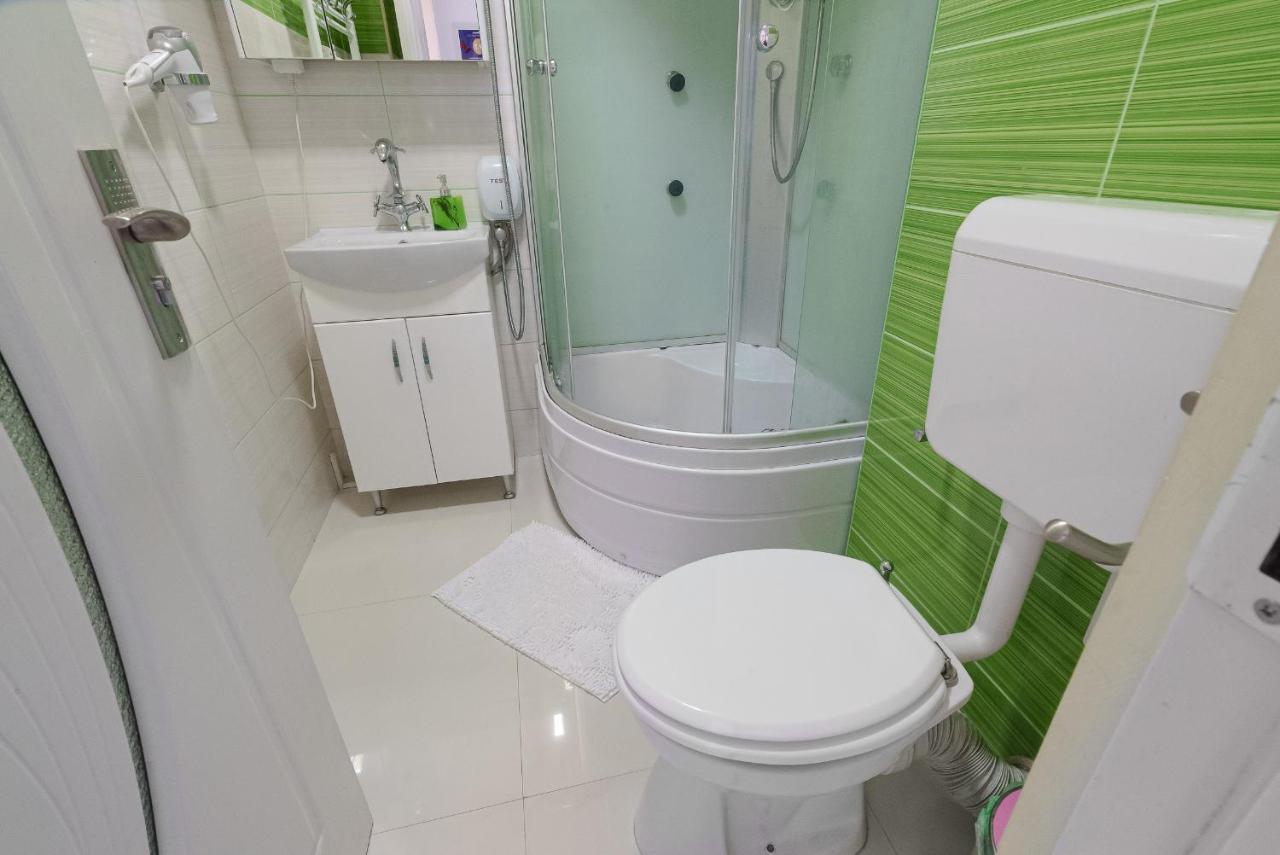 Stone Gate Apartment #1 บูคาเรสต์ ภายนอก รูปภาพ