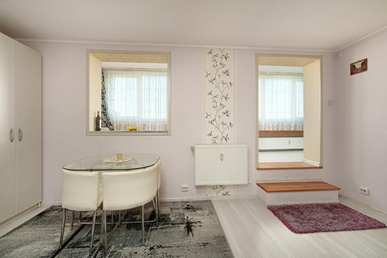 Stone Gate Apartment #1 บูคาเรสต์ ภายนอก รูปภาพ